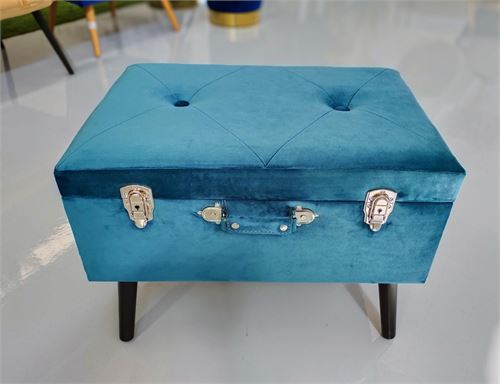 BANQUETA MALA VELUDO C/PES MADEIRA 60X40X45CM